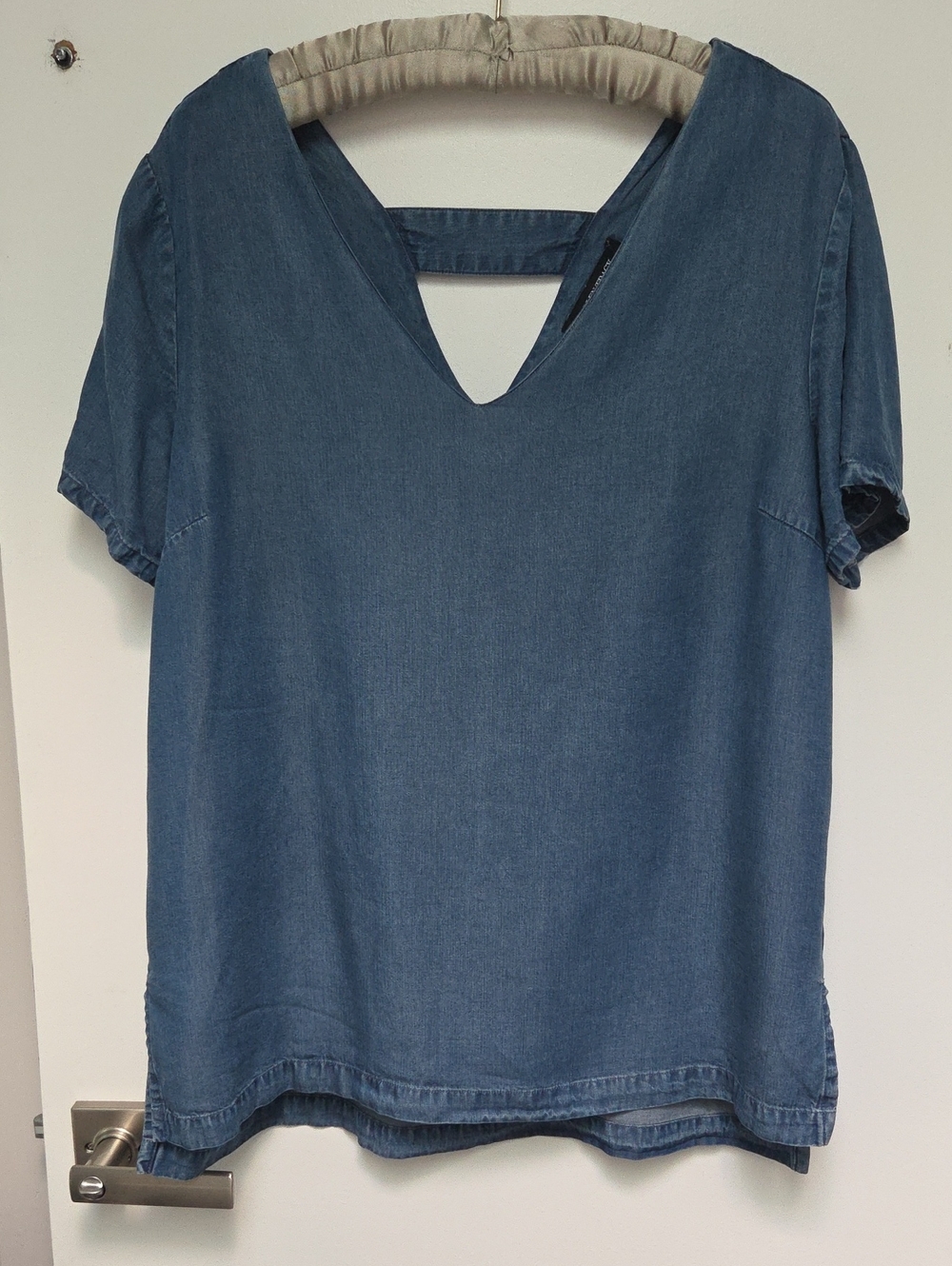 Ellen Tracy Lightweight Denim-Style V-Neck Short Sleeve Top - Blue